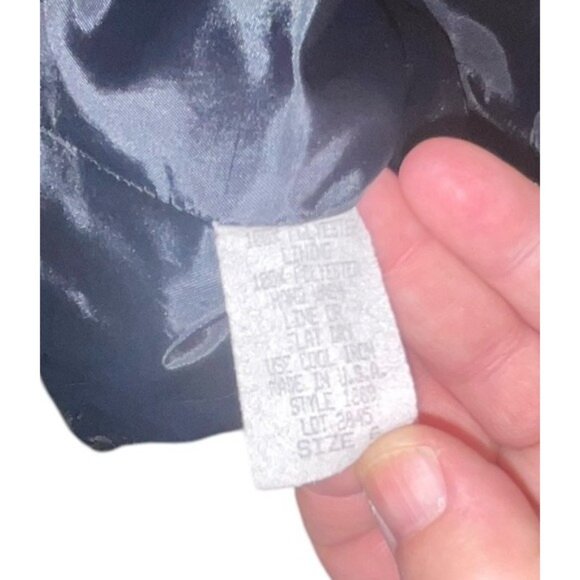 Item... VINTAGE USA? Women's Size 6 Cropped Black Ladder Cutout Zip Back Blouse - Picture 10 of 12